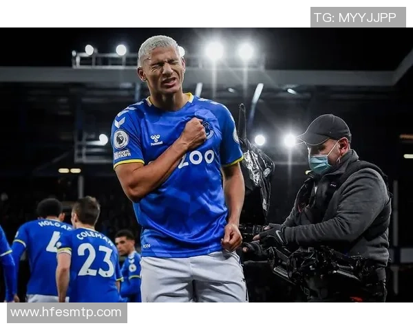 中超精彩对决巴黎圣日耳曼逆转热刺补时绝杀引发全场狂欢